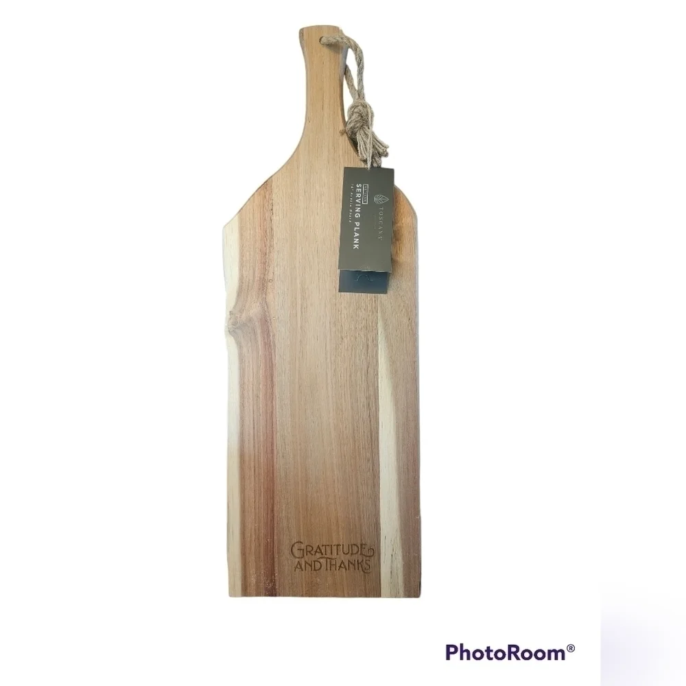 TOSCANA serving plank engraving says gratitude and Thanks.
